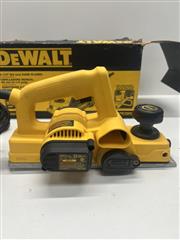 Dewalt 5.5 Amp Corded 3 1/4